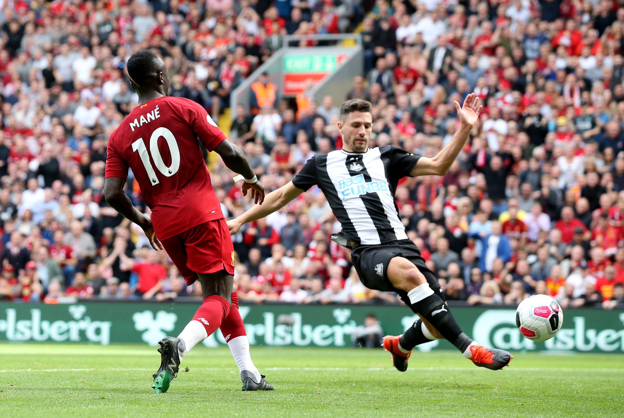 天山南北，足球画出“同心圆”——文化润疆的体育实践调研之二新华社.