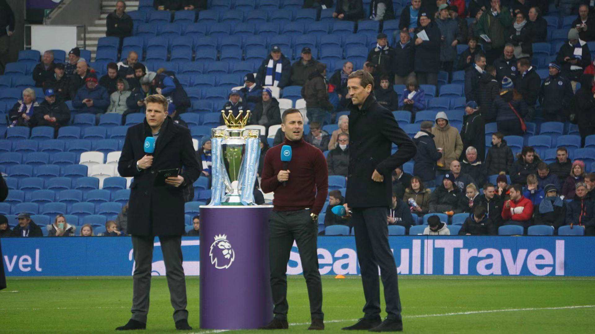 球迷们津津 球迷们津津